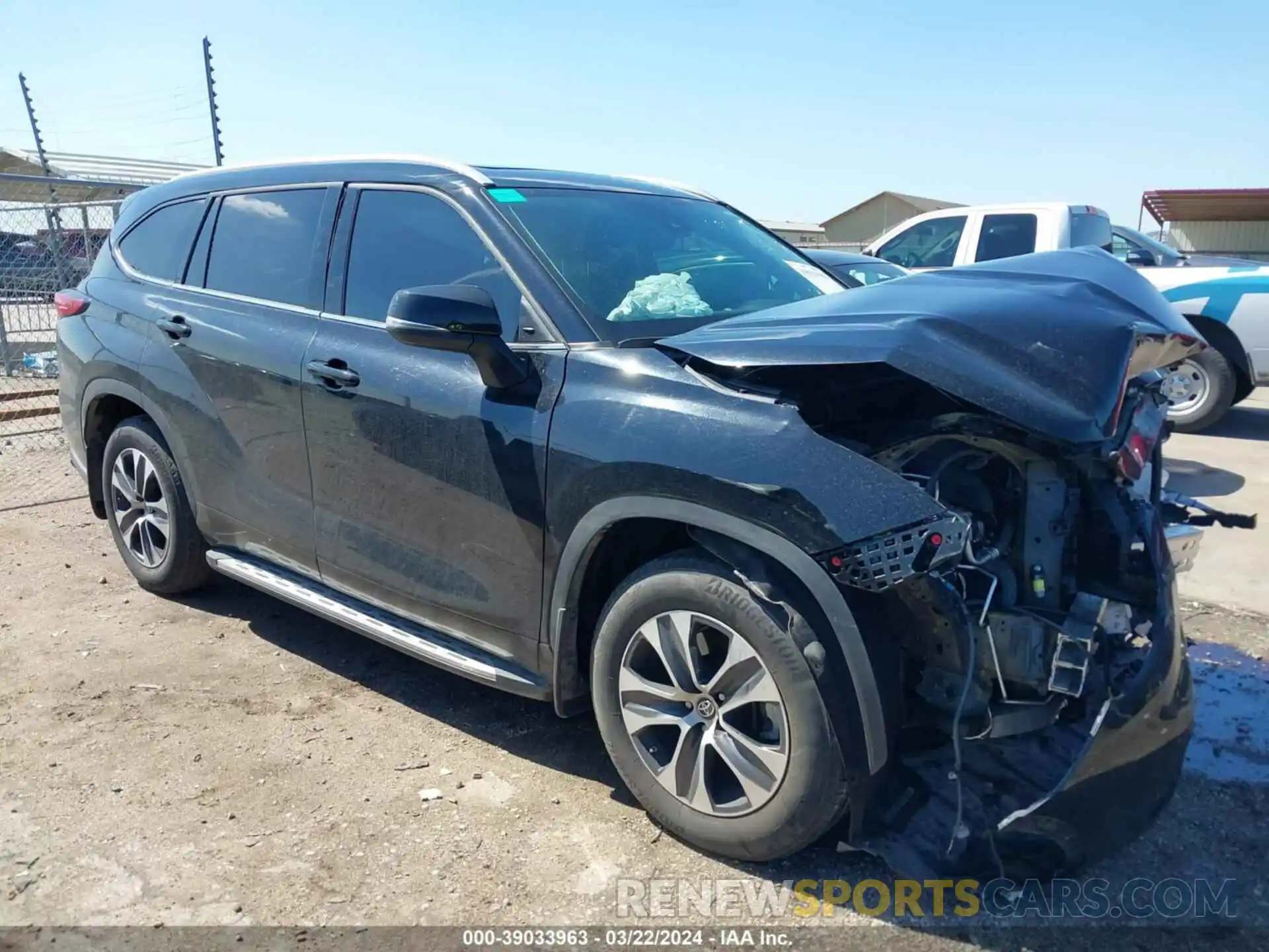 1 Photograph of a damaged car 5TDGZRAH8NS559944 TOYOTA HIGHLANDER 2022