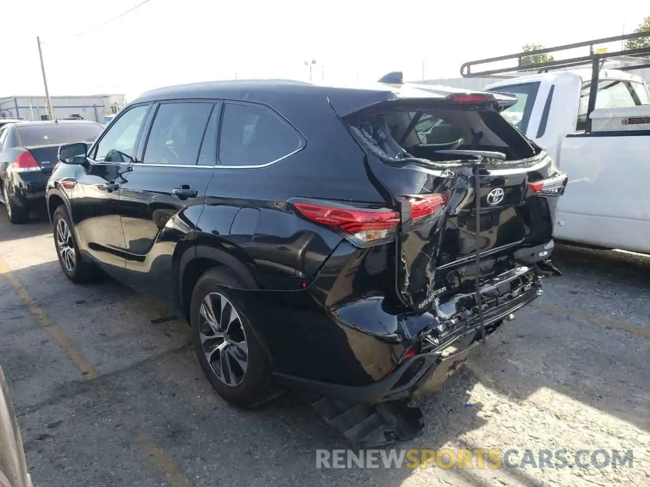 3 Photograph of a damaged car 5TDGZRAH9NS098964 TOYOTA HIGHLANDER 2022