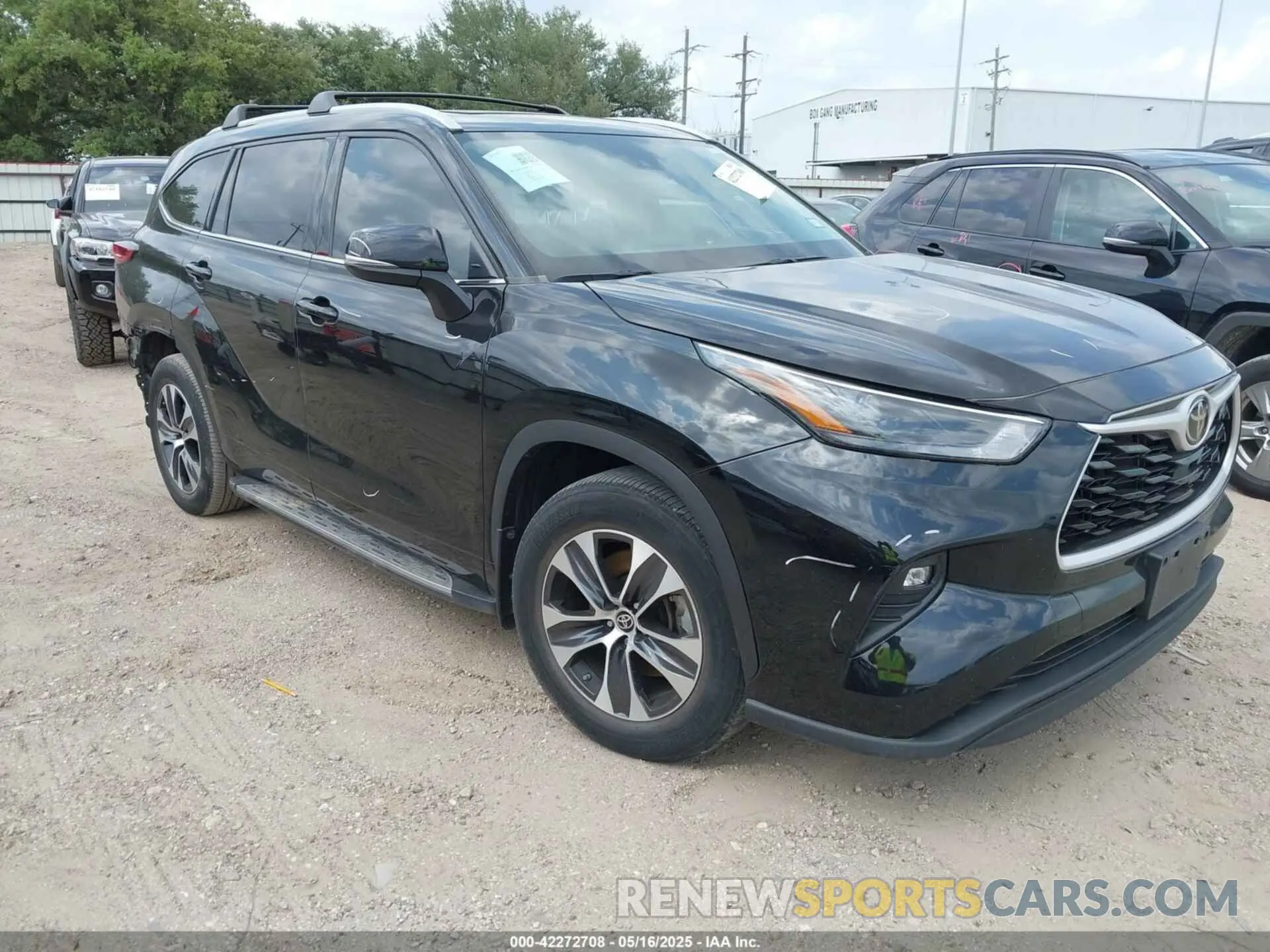 1 Photograph of a damaged car 5TDGZRAH9NS135673 TOYOTA HIGHLANDER 2022