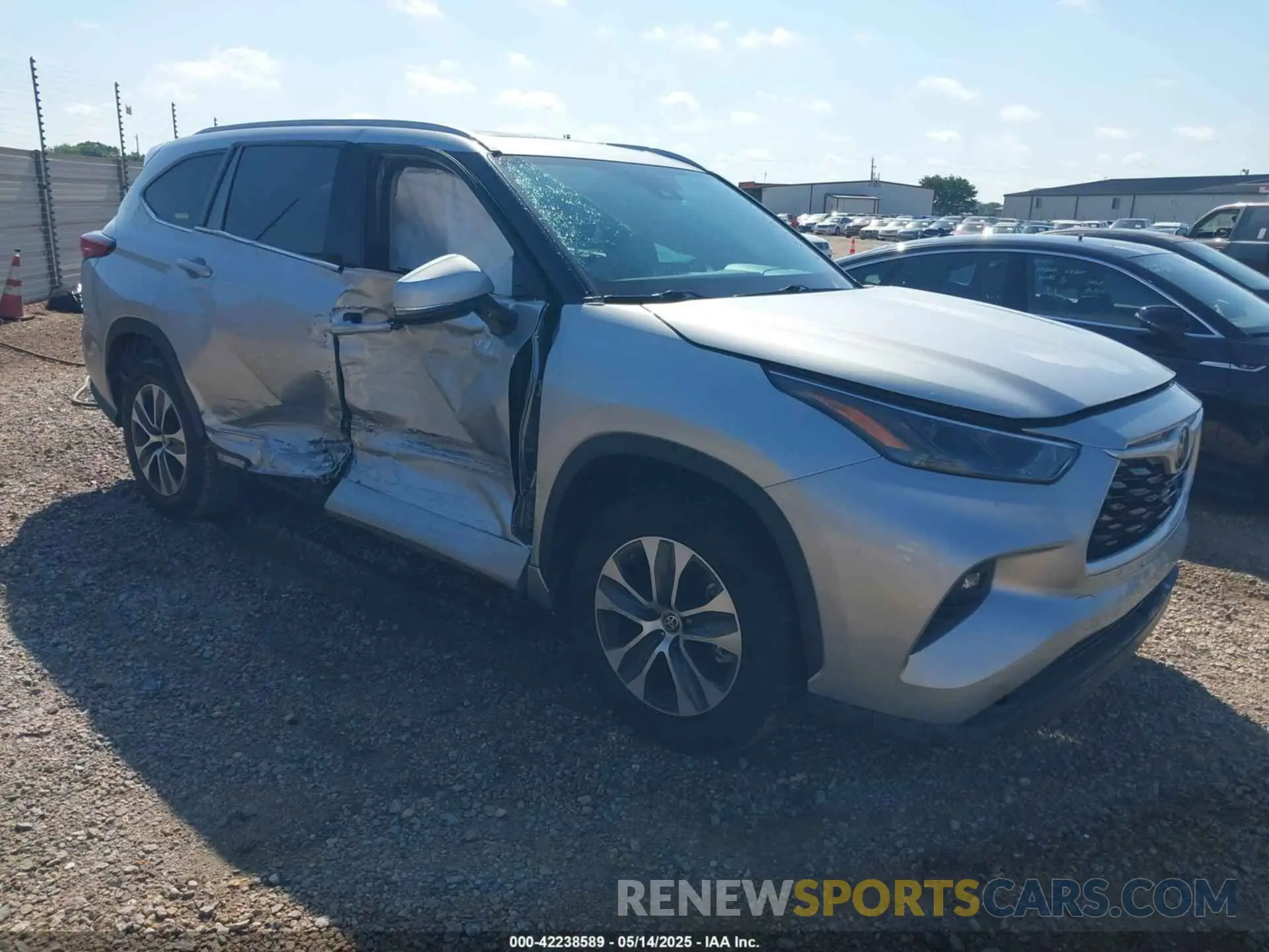 1 Photograph of a damaged car 5TDGZRAH9NS538990 TOYOTA HIGHLANDER 2022