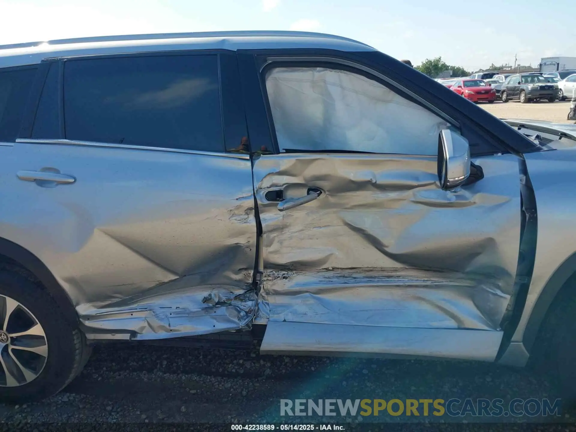6 Photograph of a damaged car 5TDGZRAH9NS538990 TOYOTA HIGHLANDER 2022