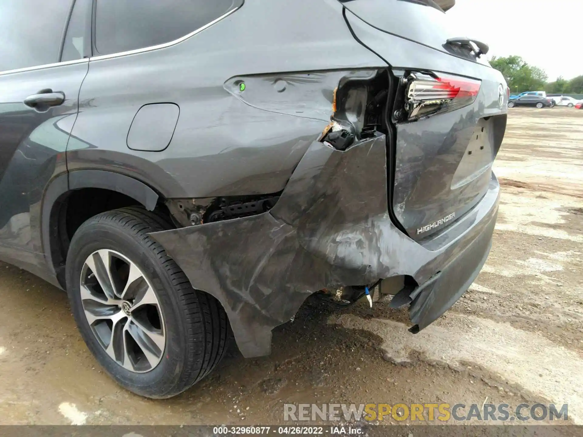 6 Photograph of a damaged car 5TDGZRAH9NS540366 TOYOTA HIGHLANDER 2022