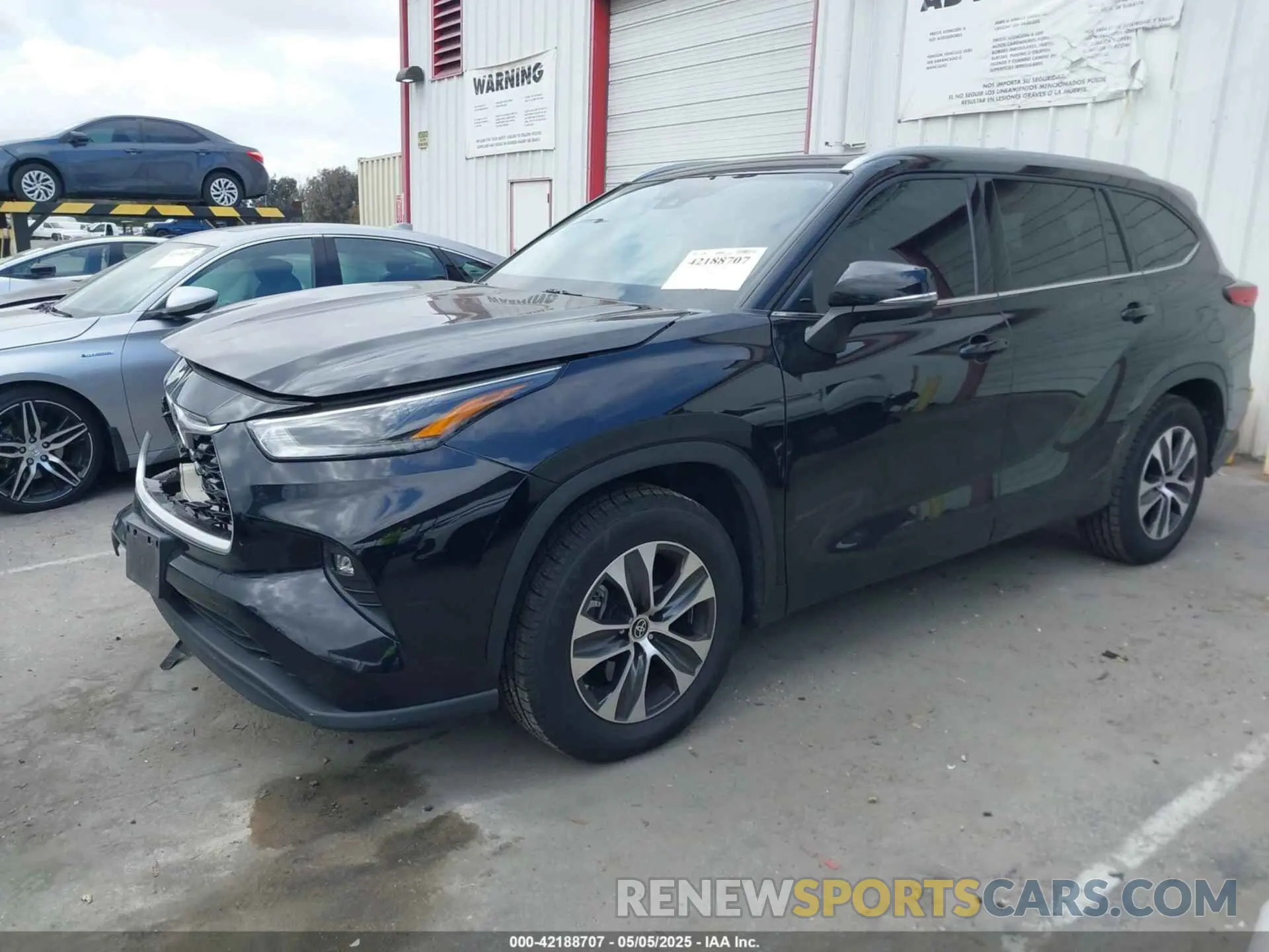 2 Photograph of a damaged car 5TDGZRAH9NS544837 TOYOTA HIGHLANDER 2022