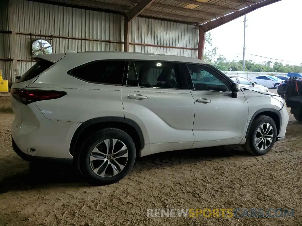 3 Photograph of a damaged car 5TDGZRAHXNS093756 TOYOTA HIGHLANDER 2022