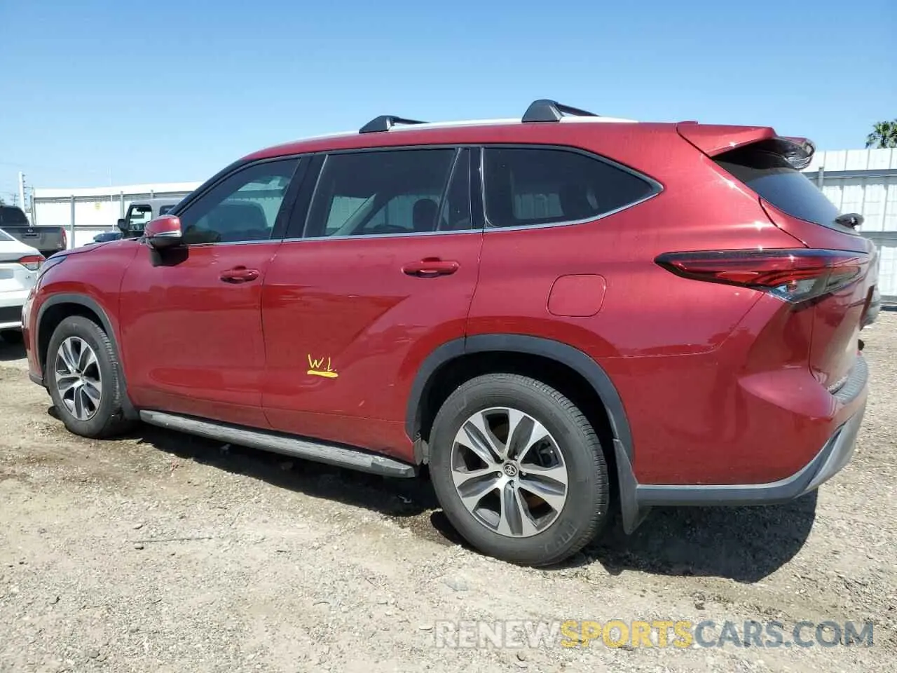 2 Photograph of a damaged car 5TDGZRAHXNS099623 TOYOTA HIGHLANDER 2022