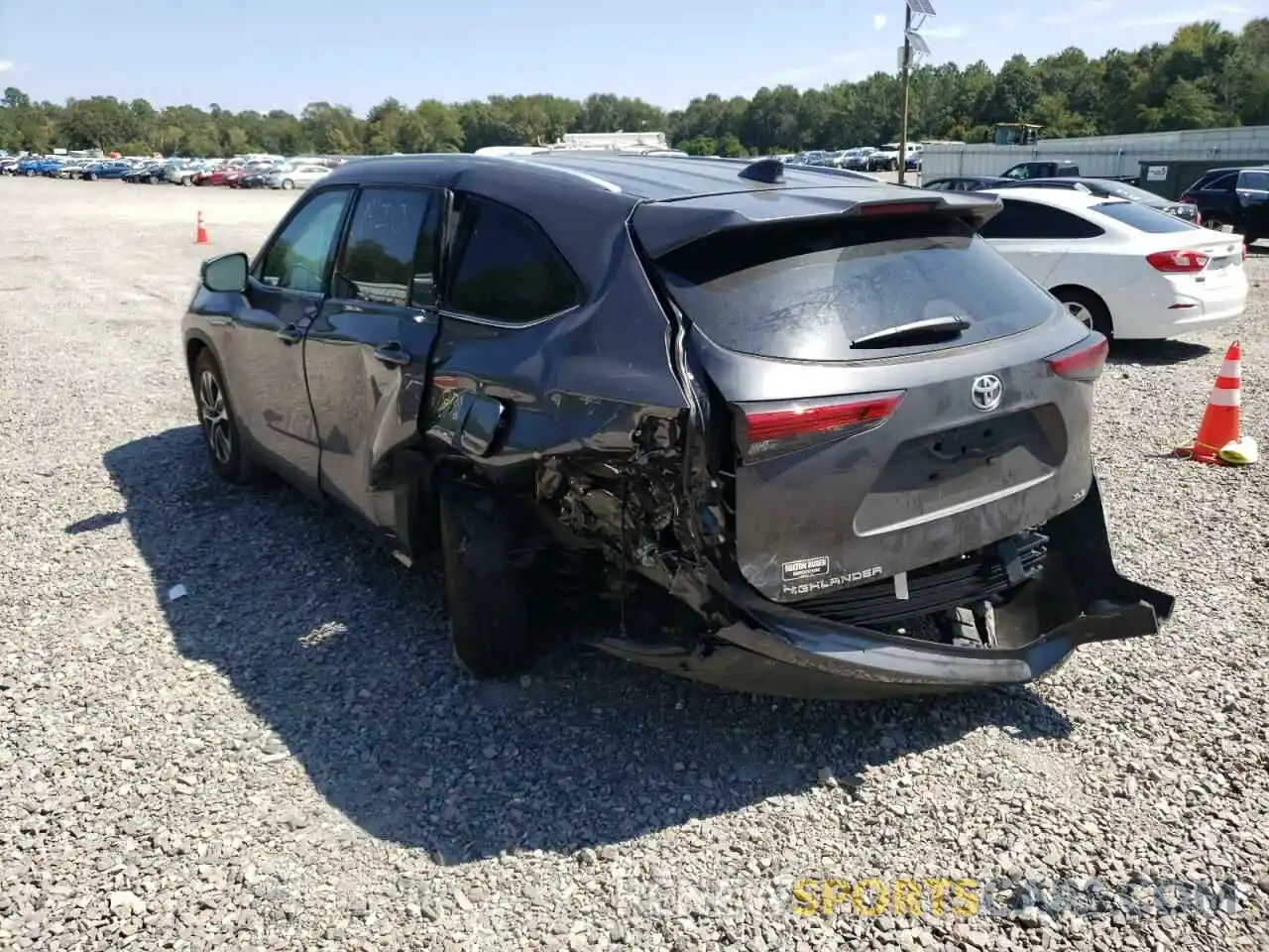 3 Photograph of a damaged car 5TDGZRAHXNS127940 TOYOTA HIGHLANDER 2022