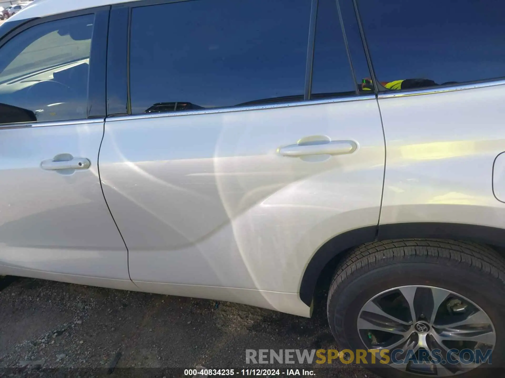 15 Photograph of a damaged car 5TDGZRAHXNS543356 TOYOTA HIGHLANDER 2022