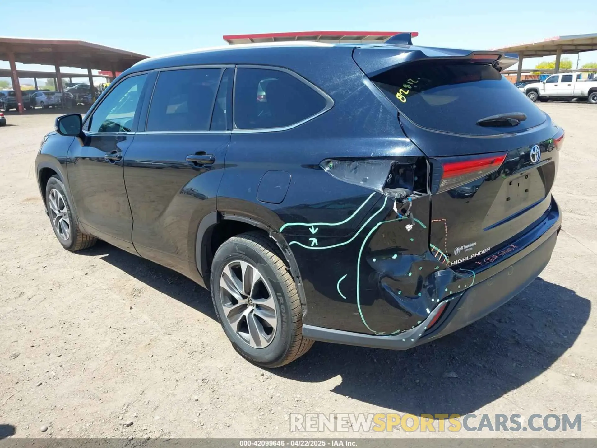 3 Photograph of a damaged car 5TDGZRAHXNS544927 TOYOTA HIGHLANDER 2022
