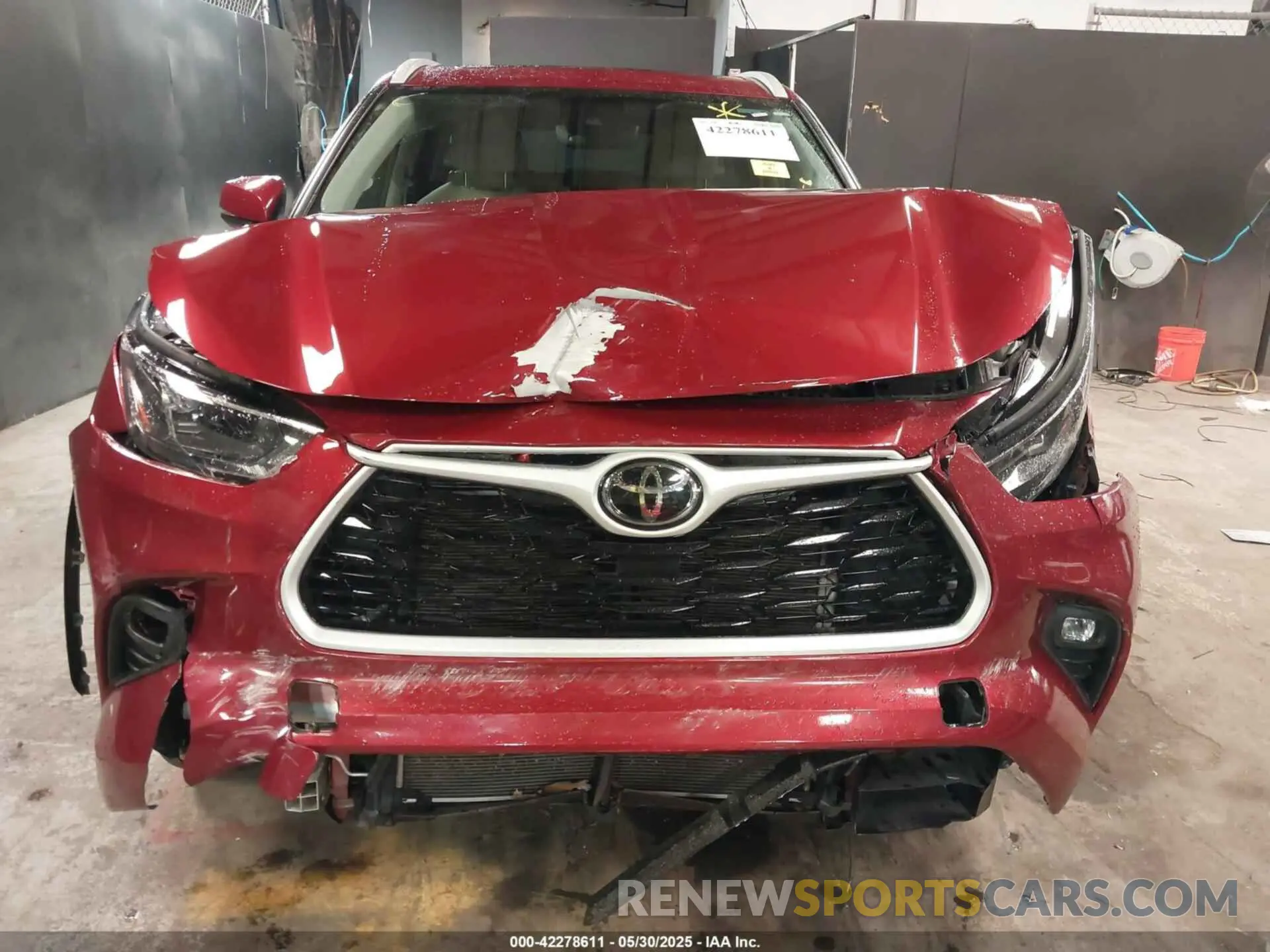 12 Photograph of a damaged car 5TDGZRAHXNS557967 TOYOTA HIGHLANDER 2022