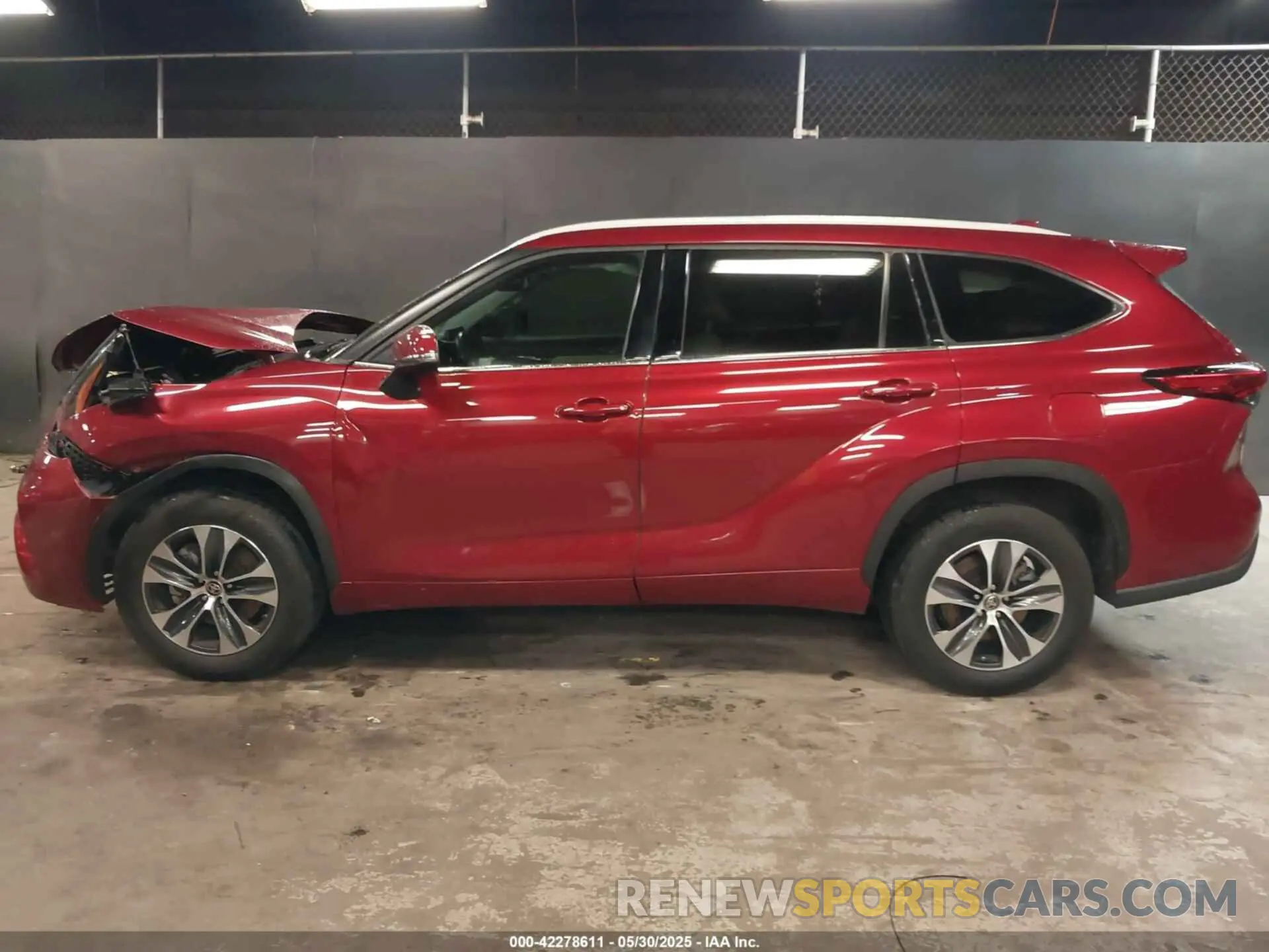 14 Photograph of a damaged car 5TDGZRAHXNS557967 TOYOTA HIGHLANDER 2022