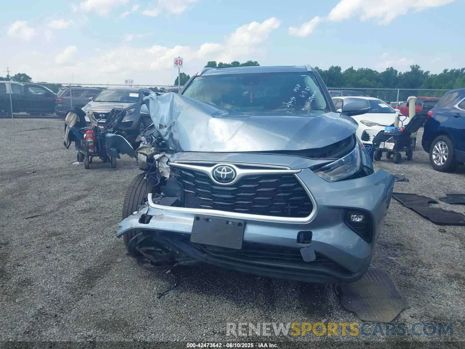 13 Photograph of a damaged car 5TDGZRBH0NS190351 TOYOTA HIGHLANDER 2022