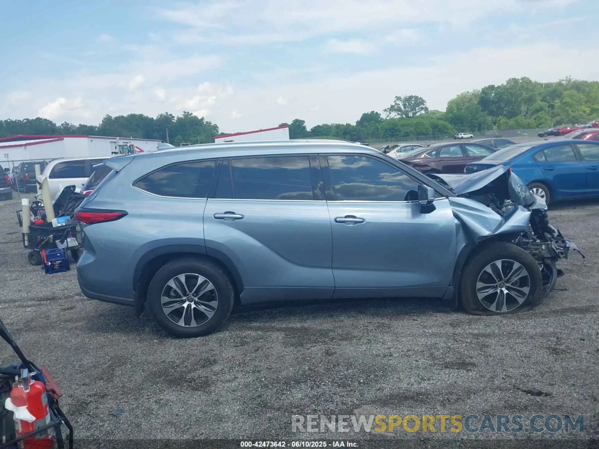 14 Photograph of a damaged car 5TDGZRBH0NS190351 TOYOTA HIGHLANDER 2022