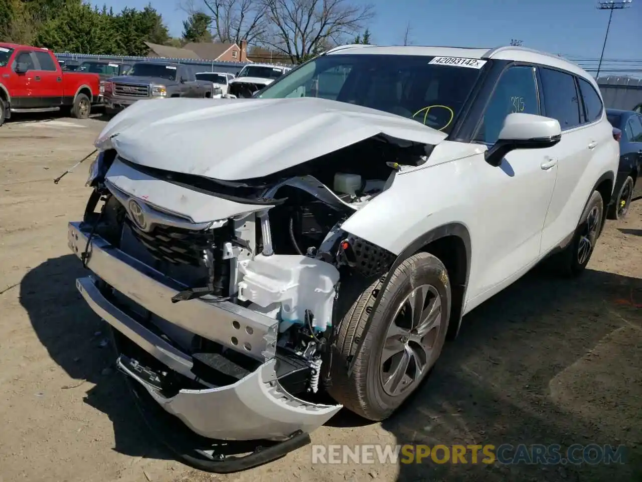 2 Photograph of a damaged car 5TDGZRBH0NS202997 TOYOTA HIGHLANDER 2022