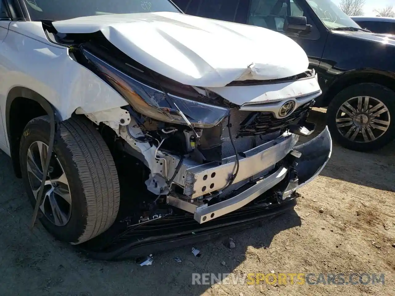 9 Photograph of a damaged car 5TDGZRBH0NS202997 TOYOTA HIGHLANDER 2022