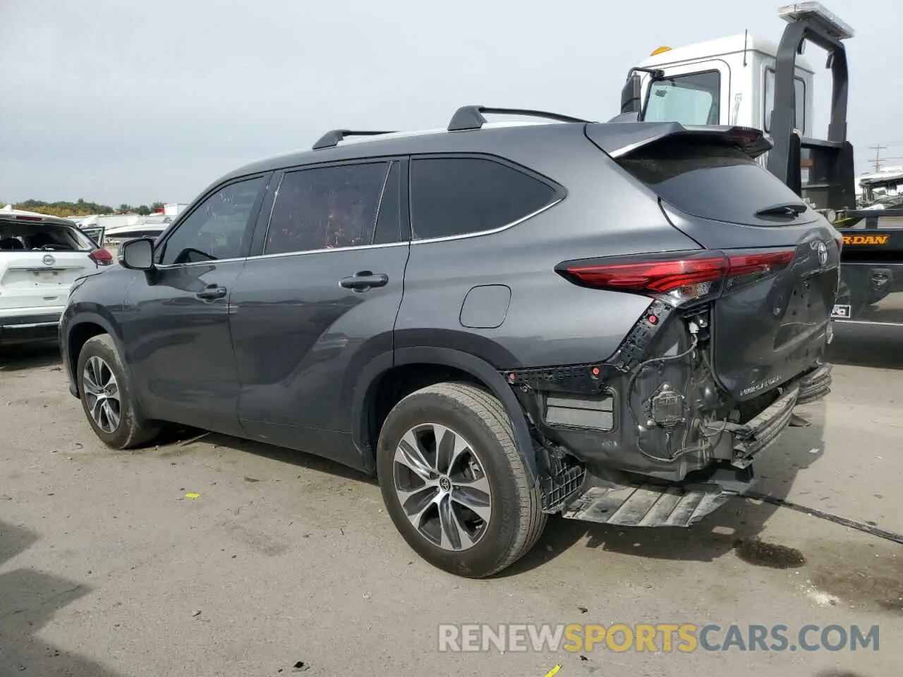 2 Photograph of a damaged car 5TDGZRBH0NS245249 TOYOTA HIGHLANDER 2022