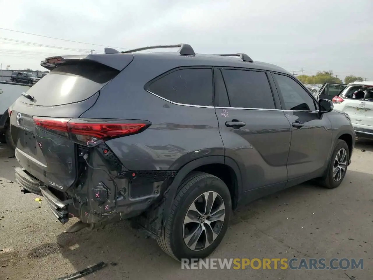 3 Photograph of a damaged car 5TDGZRBH0NS245249 TOYOTA HIGHLANDER 2022