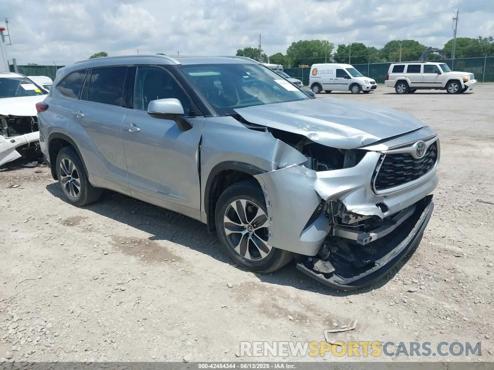 1 Photograph of a damaged car 5TDGZRBH0NS251567 TOYOTA HIGHLANDER 2022