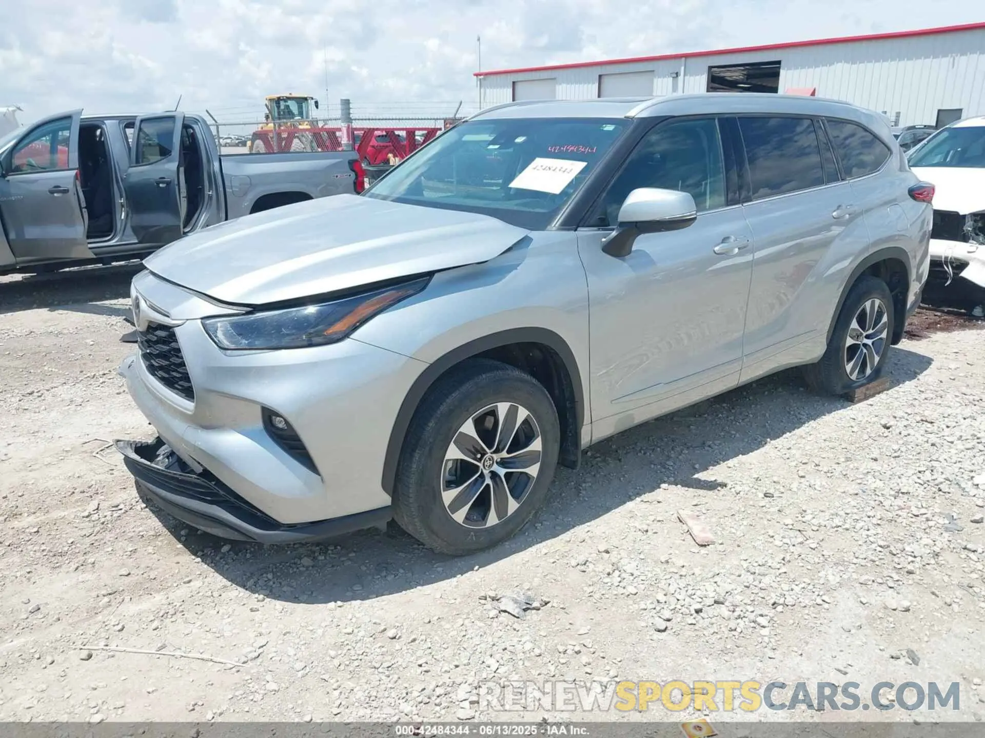 2 Photograph of a damaged car 5TDGZRBH0NS251567 TOYOTA HIGHLANDER 2022