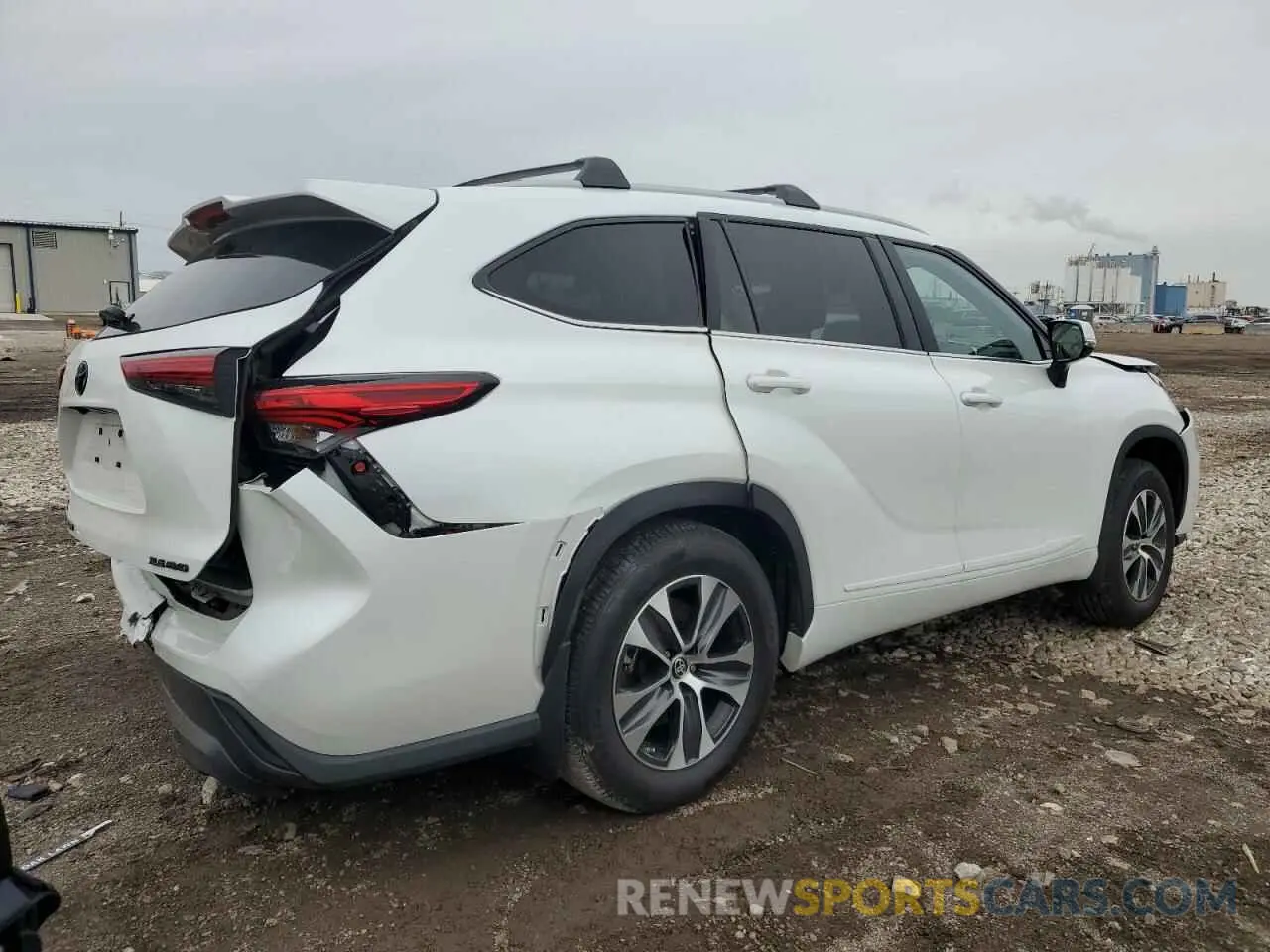 3 Photograph of a damaged car 5TDGZRBH0NS254176 TOYOTA HIGHLANDER 2022