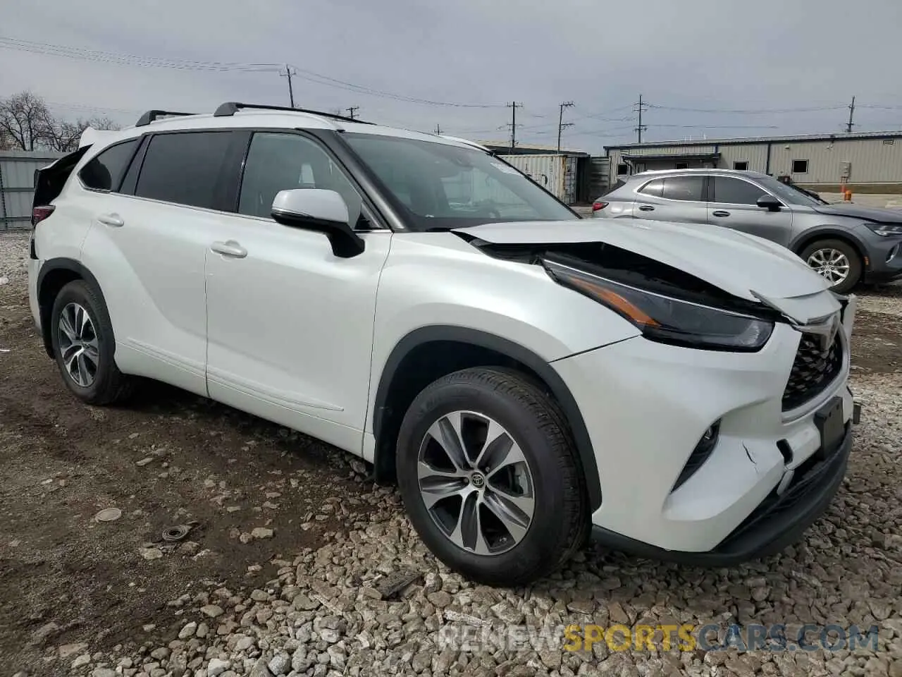4 Photograph of a damaged car 5TDGZRBH0NS254176 TOYOTA HIGHLANDER 2022
