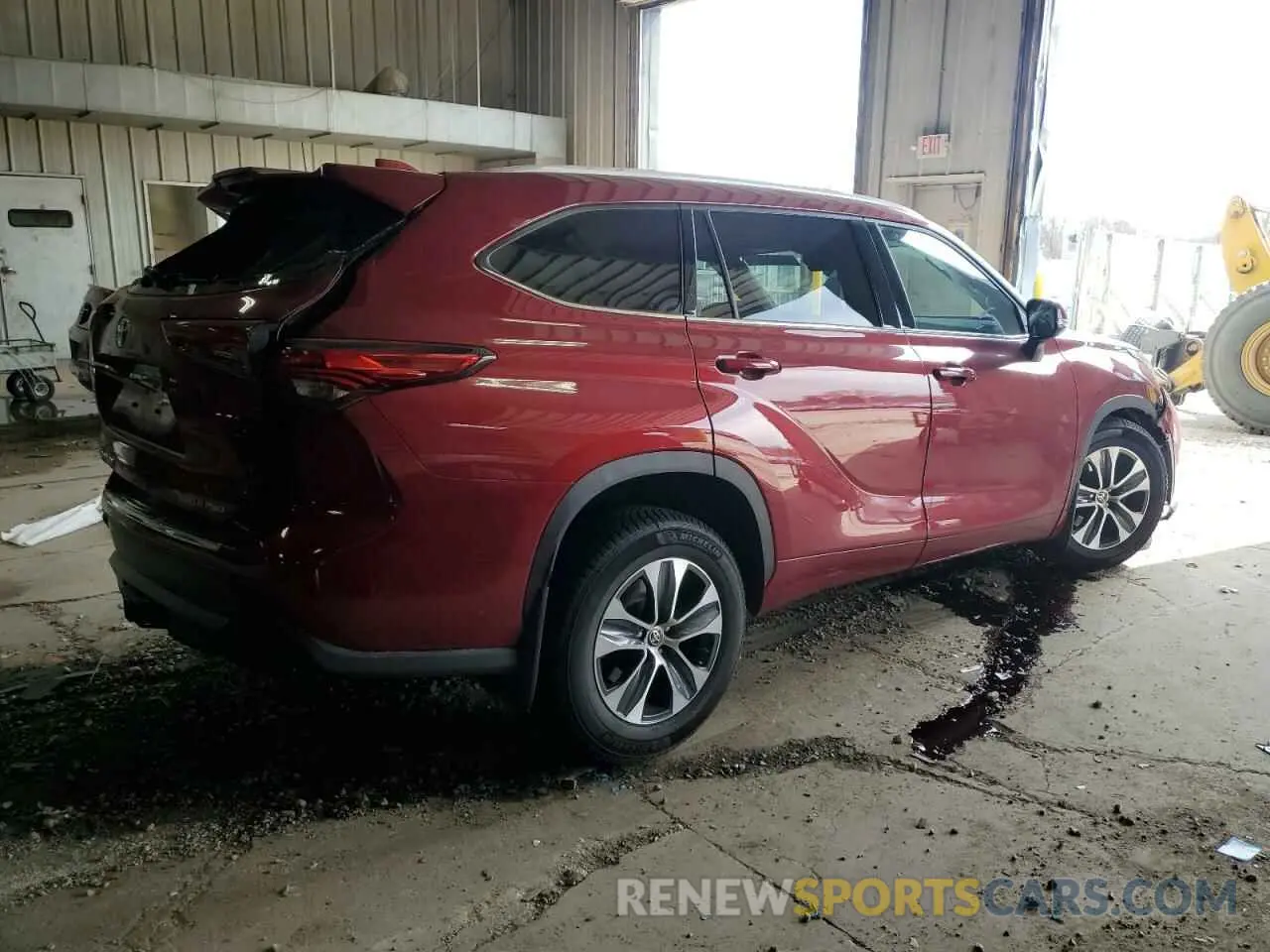 3 Photograph of a damaged car 5TDGZRBH0NS568362 TOYOTA HIGHLANDER 2022