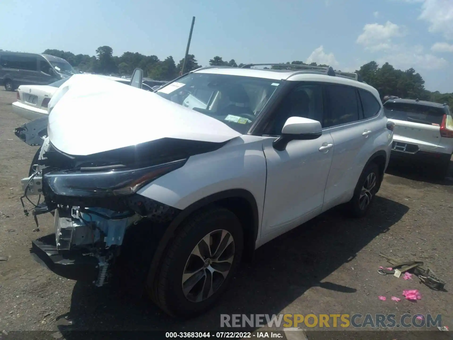 2 Photograph of a damaged car 5TDGZRBH0NS579099 TOYOTA HIGHLANDER 2022