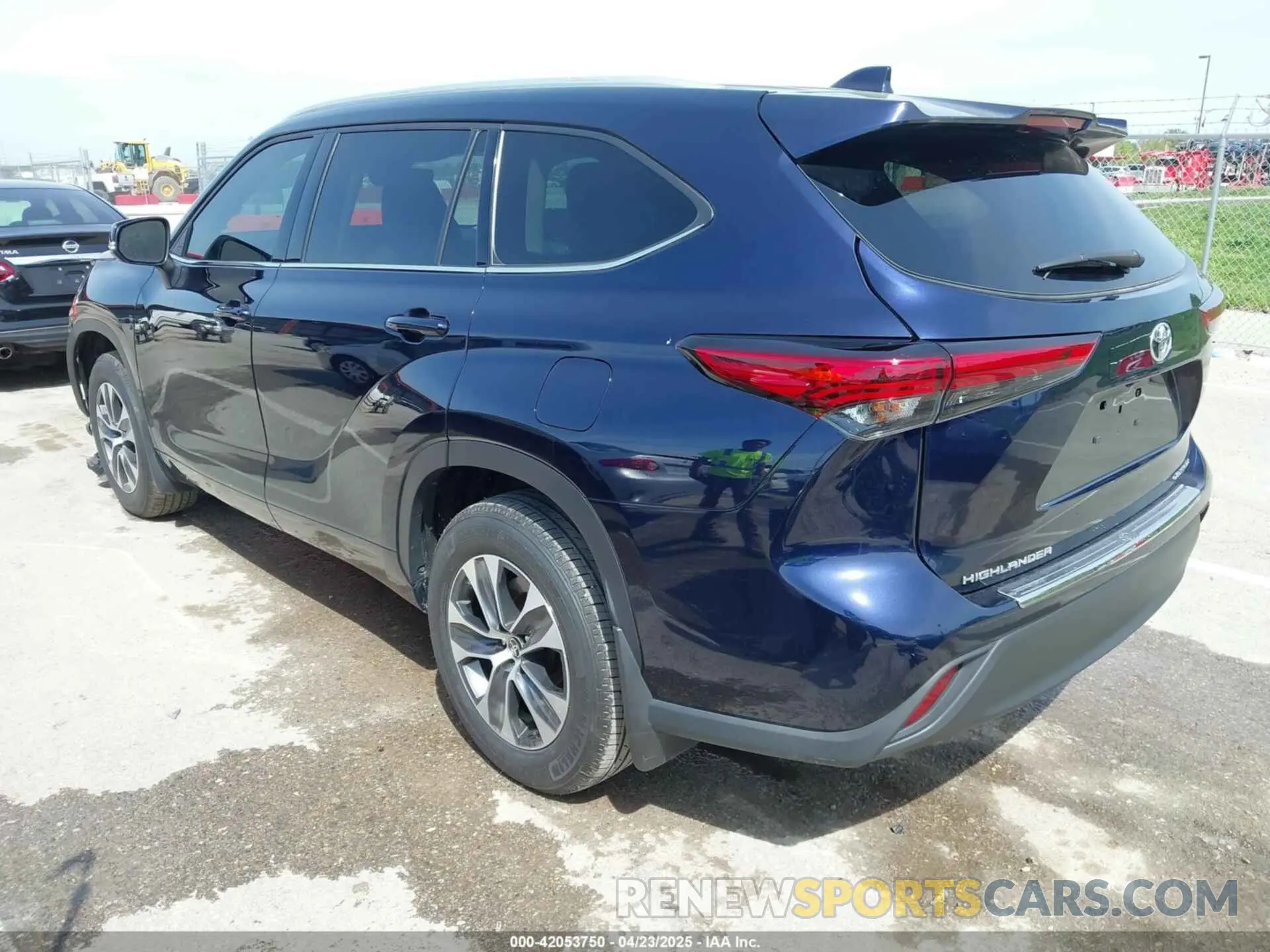 3 Photograph of a damaged car 5TDGZRBH0NS581130 TOYOTA HIGHLANDER 2022