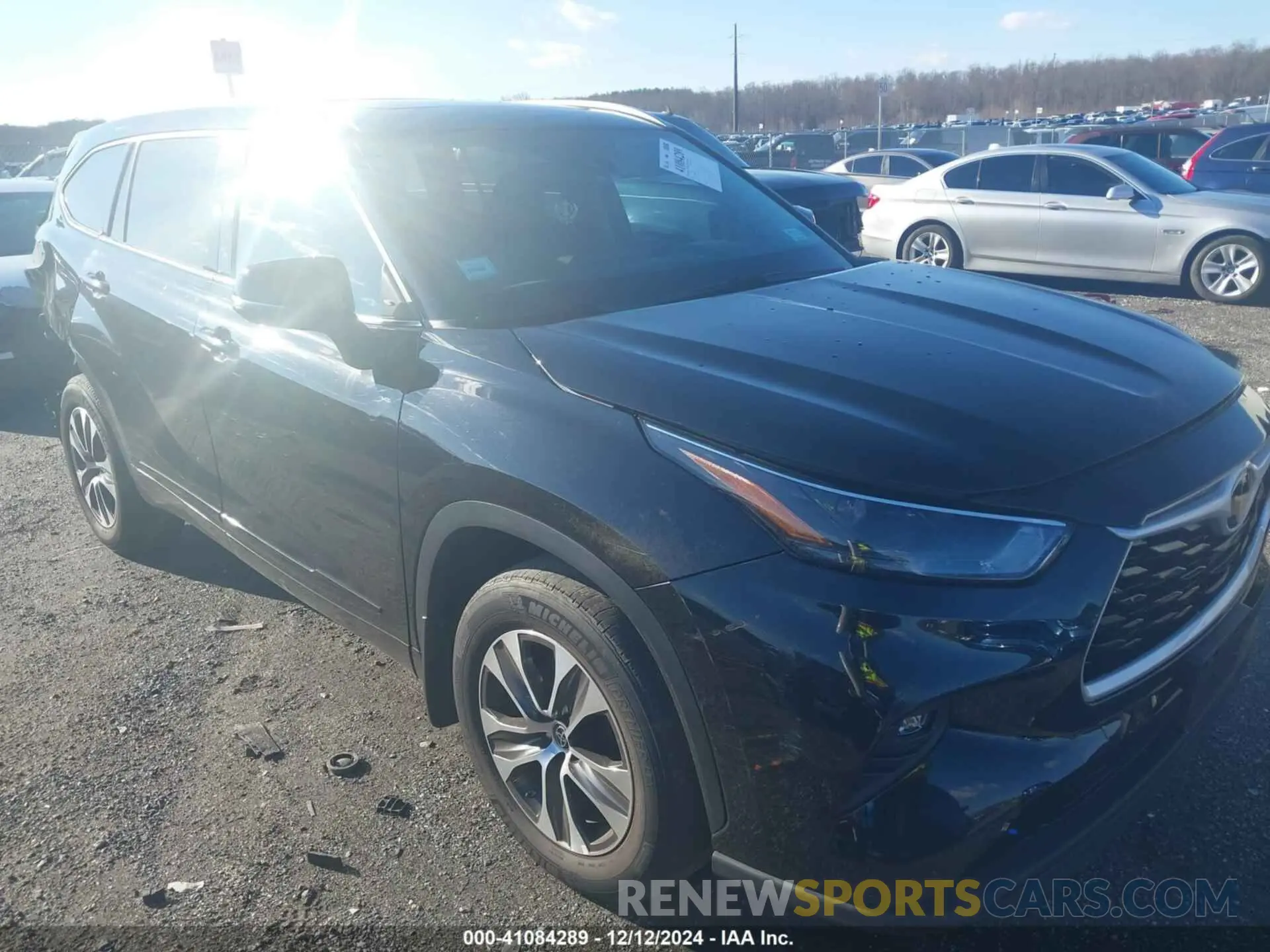 1 Photograph of a damaged car 5TDGZRBH0NS585257 TOYOTA HIGHLANDER 2022