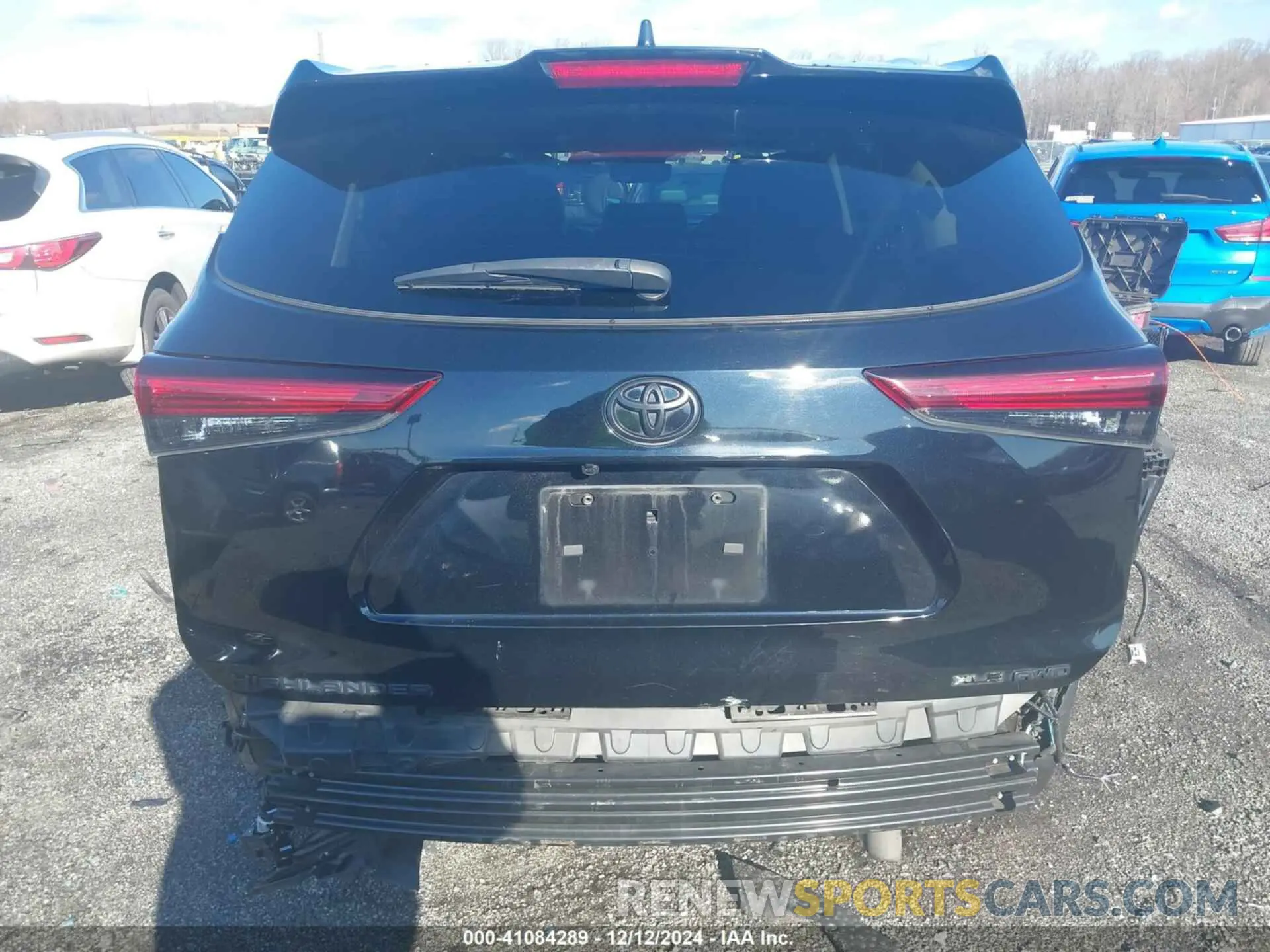 16 Photograph of a damaged car 5TDGZRBH0NS585257 TOYOTA HIGHLANDER 2022
