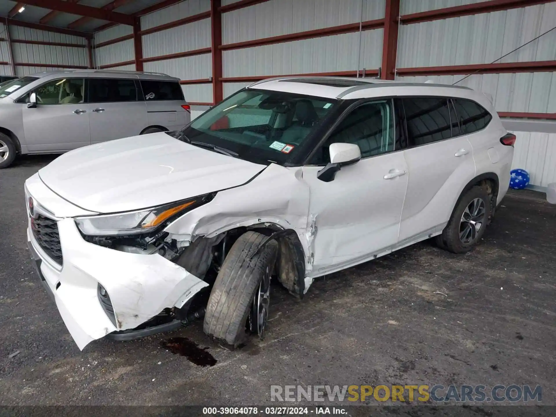 2 Photograph of a damaged car 5TDGZRBH0NS596856 TOYOTA HIGHLANDER 2022