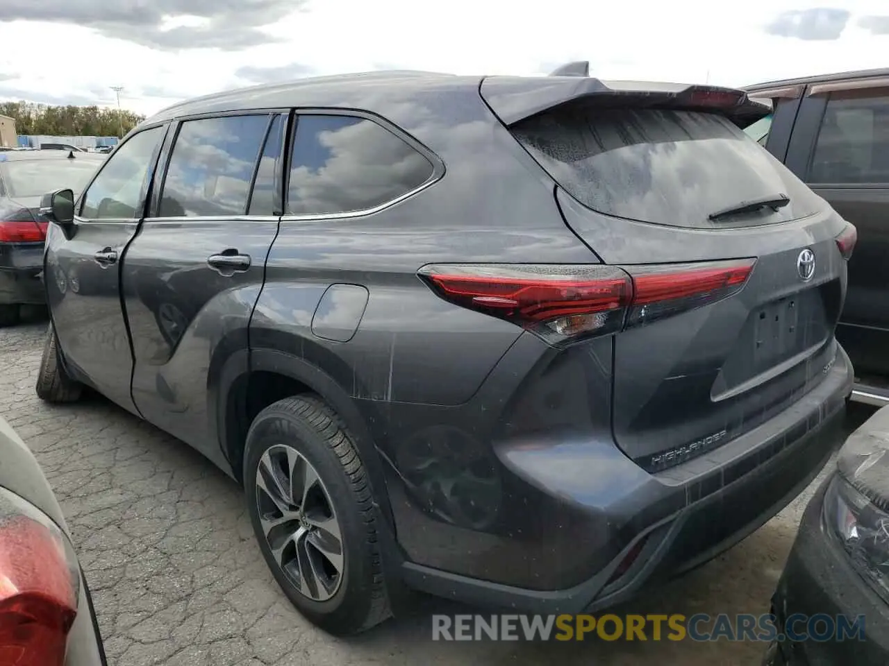 2 Photograph of a damaged car 5TDGZRBH1NS573599 TOYOTA HIGHLANDER 2022
