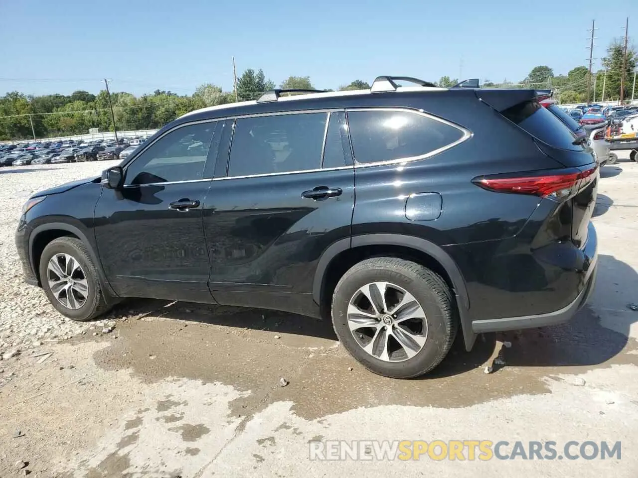 2 Photograph of a damaged car 5TDGZRBH2NS560697 TOYOTA HIGHLANDER 2022