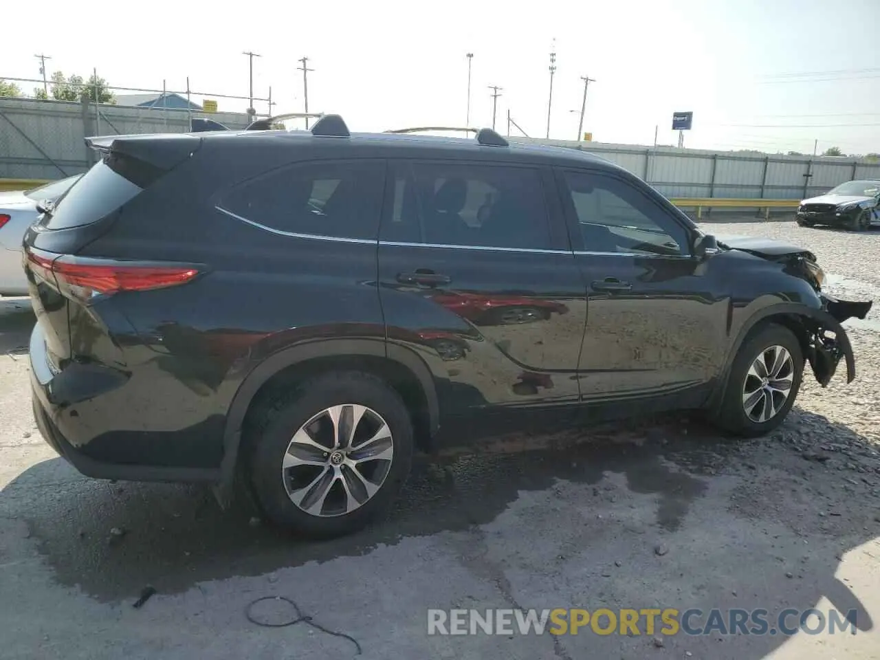 3 Photograph of a damaged car 5TDGZRBH2NS560697 TOYOTA HIGHLANDER 2022
