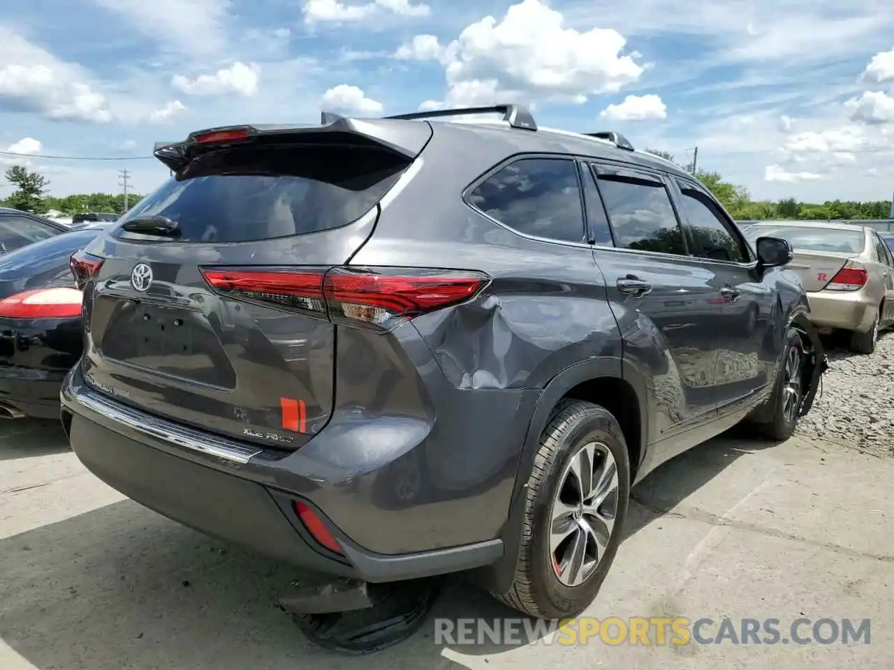 4 Photograph of a damaged car 5TDGZRBH2NS565589 TOYOTA HIGHLANDER 2022