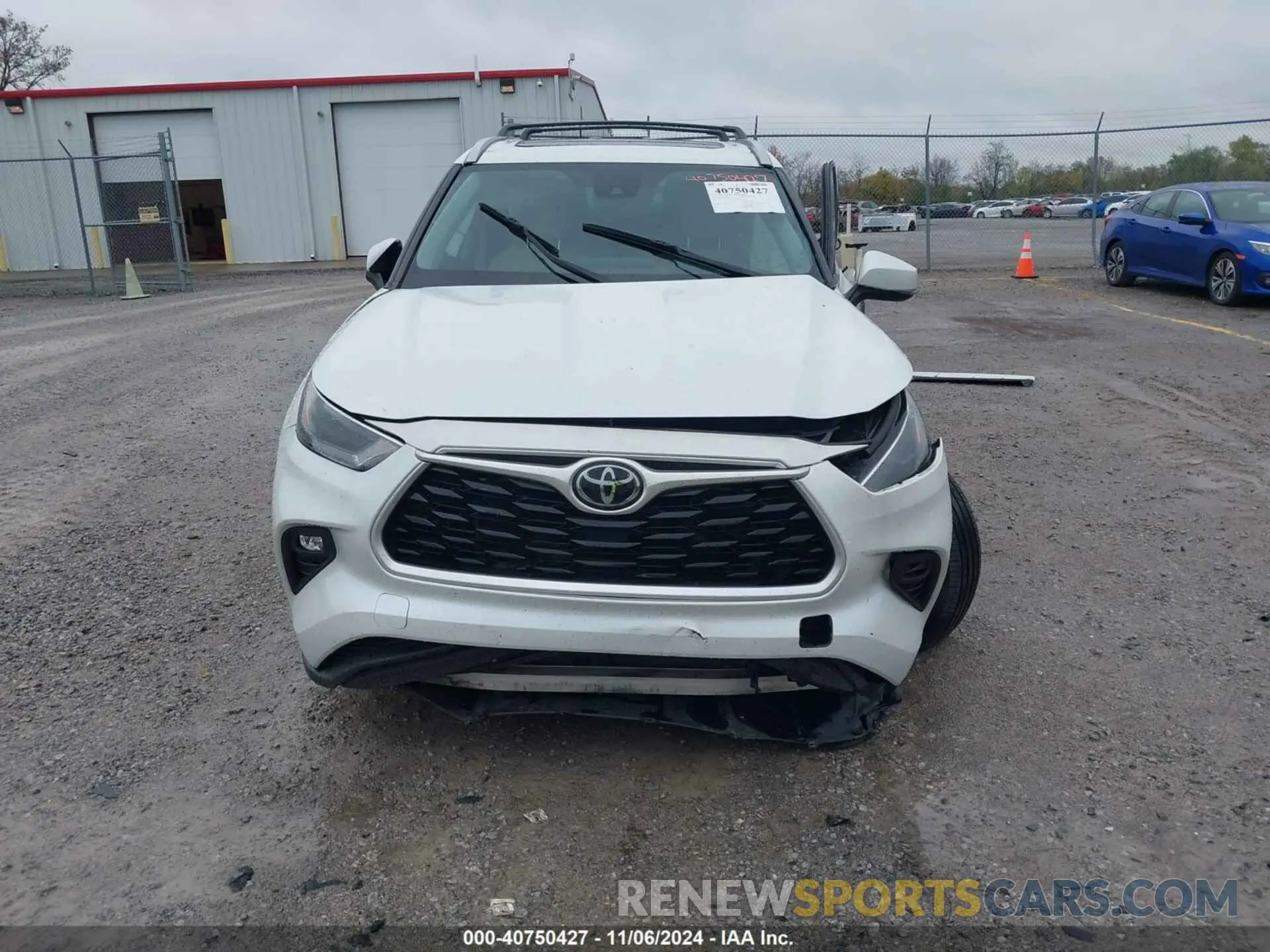 13 Photograph of a damaged car 5TDGZRBH2NS566371 TOYOTA HIGHLANDER 2022