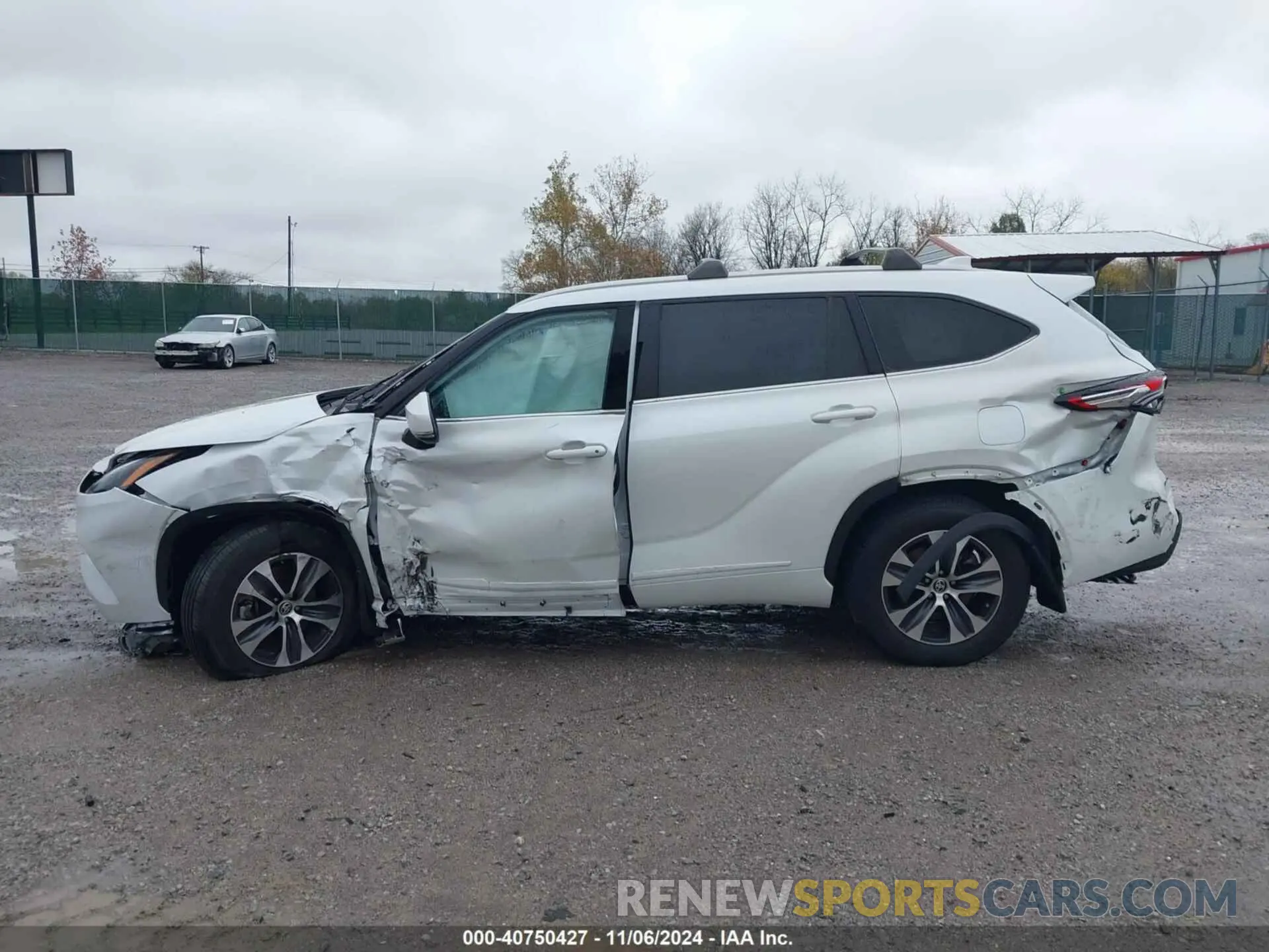 15 Photograph of a damaged car 5TDGZRBH2NS566371 TOYOTA HIGHLANDER 2022