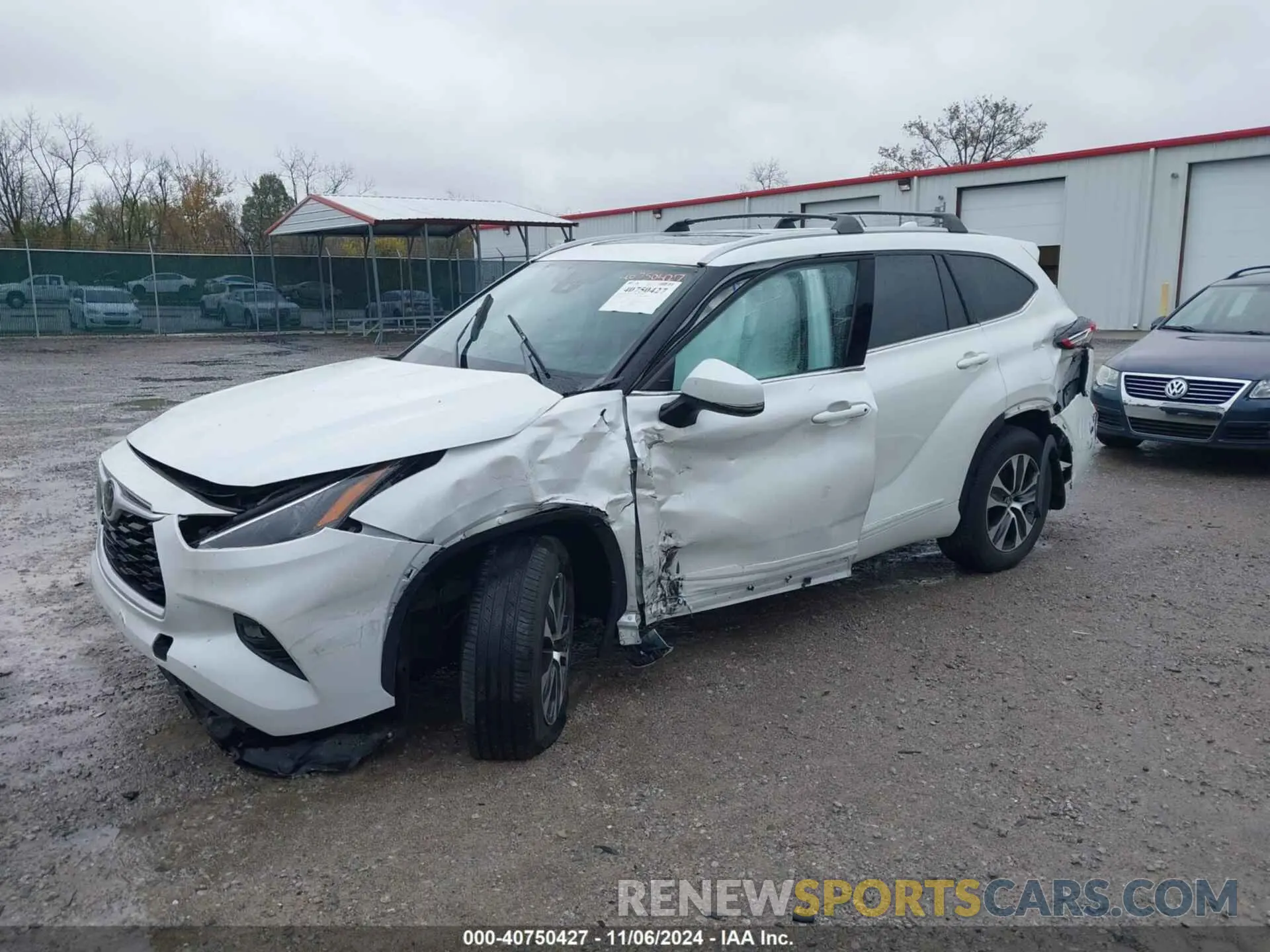 2 Photograph of a damaged car 5TDGZRBH2NS566371 TOYOTA HIGHLANDER 2022