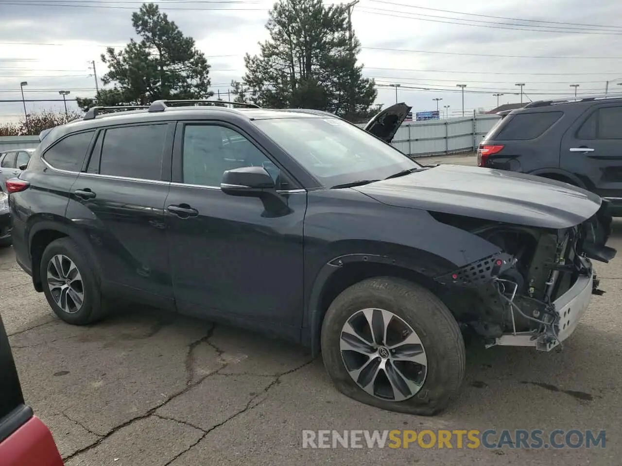 4 Photograph of a damaged car 5TDGZRBH2NS575653 TOYOTA HIGHLANDER 2022