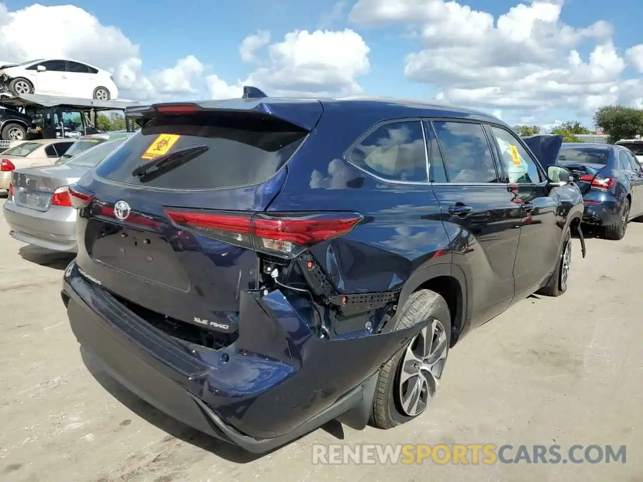 4 Photograph of a damaged car 5TDGZRBH2NS585275 TOYOTA HIGHLANDER 2022