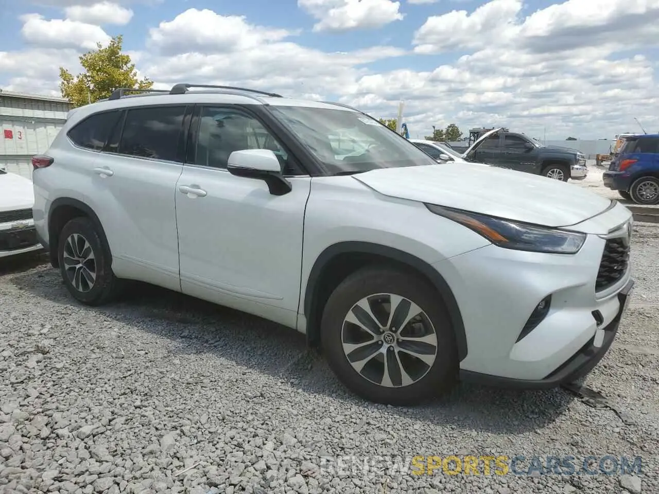 4 Photograph of a damaged car 5TDGZRBH2NS592033 TOYOTA HIGHLANDER 2022