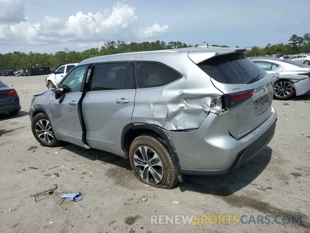 2 Photograph of a damaged car 5TDGZRBH3NS254141 TOYOTA HIGHLANDER 2022