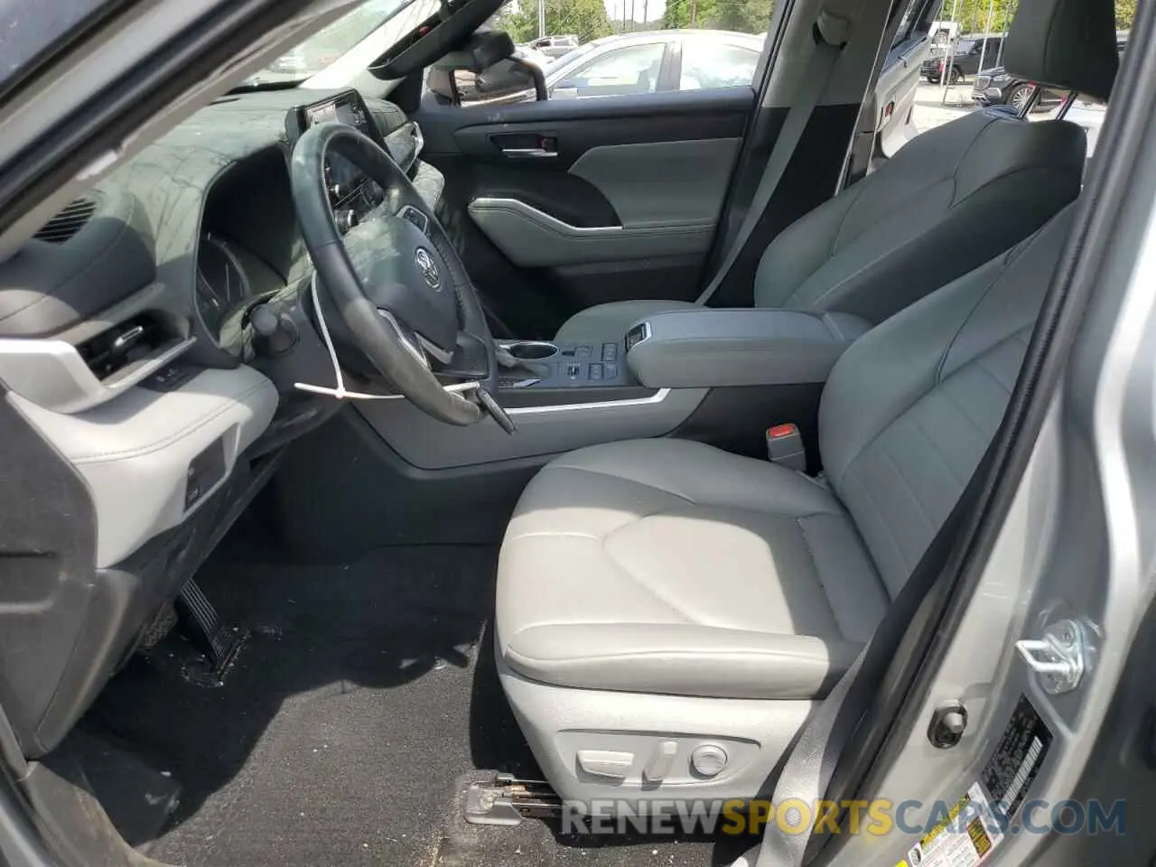 7 Photograph of a damaged car 5TDGZRBH3NS254141 TOYOTA HIGHLANDER 2022