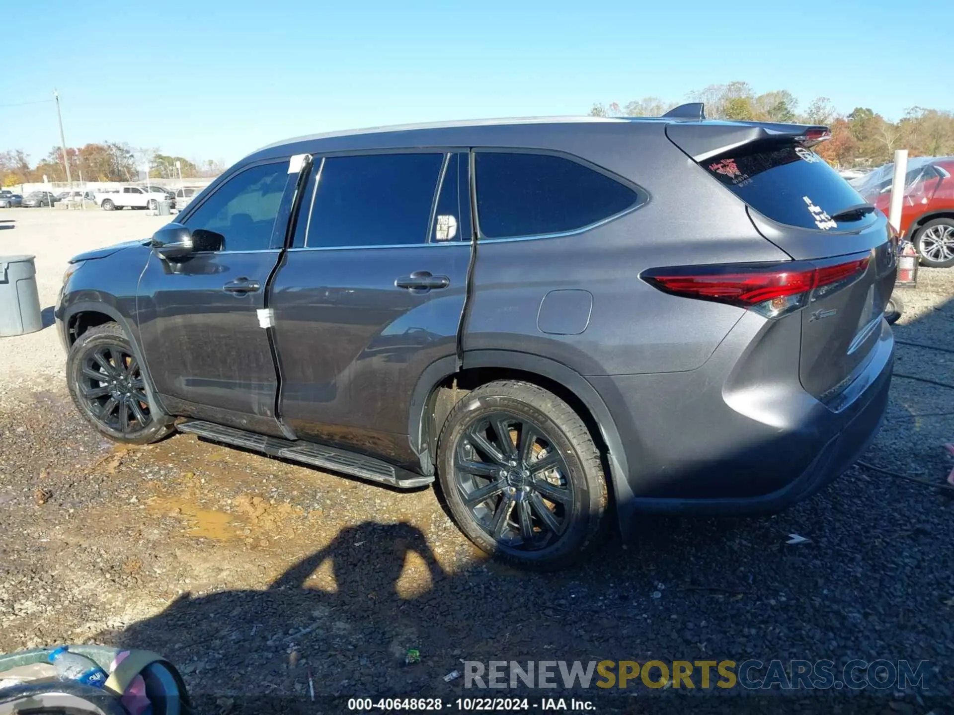3 Photograph of a damaged car 5TDGZRBH4NS574584 TOYOTA HIGHLANDER 2022