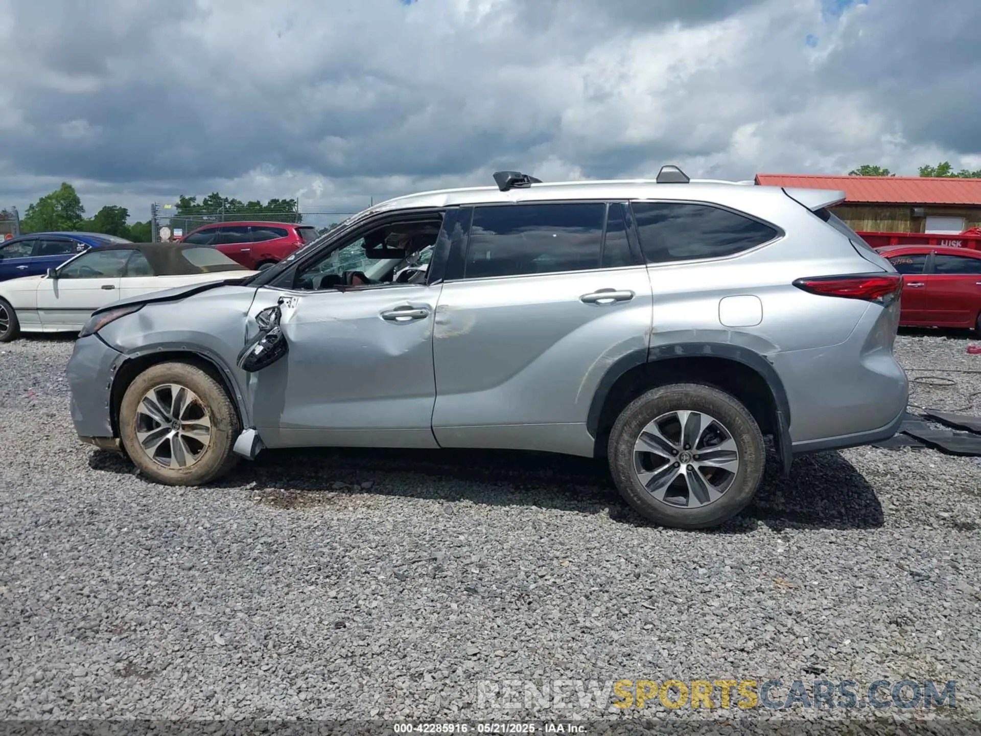 14 Photograph of a damaged car 5TDGZRBH4NS581552 TOYOTA HIGHLANDER 2022