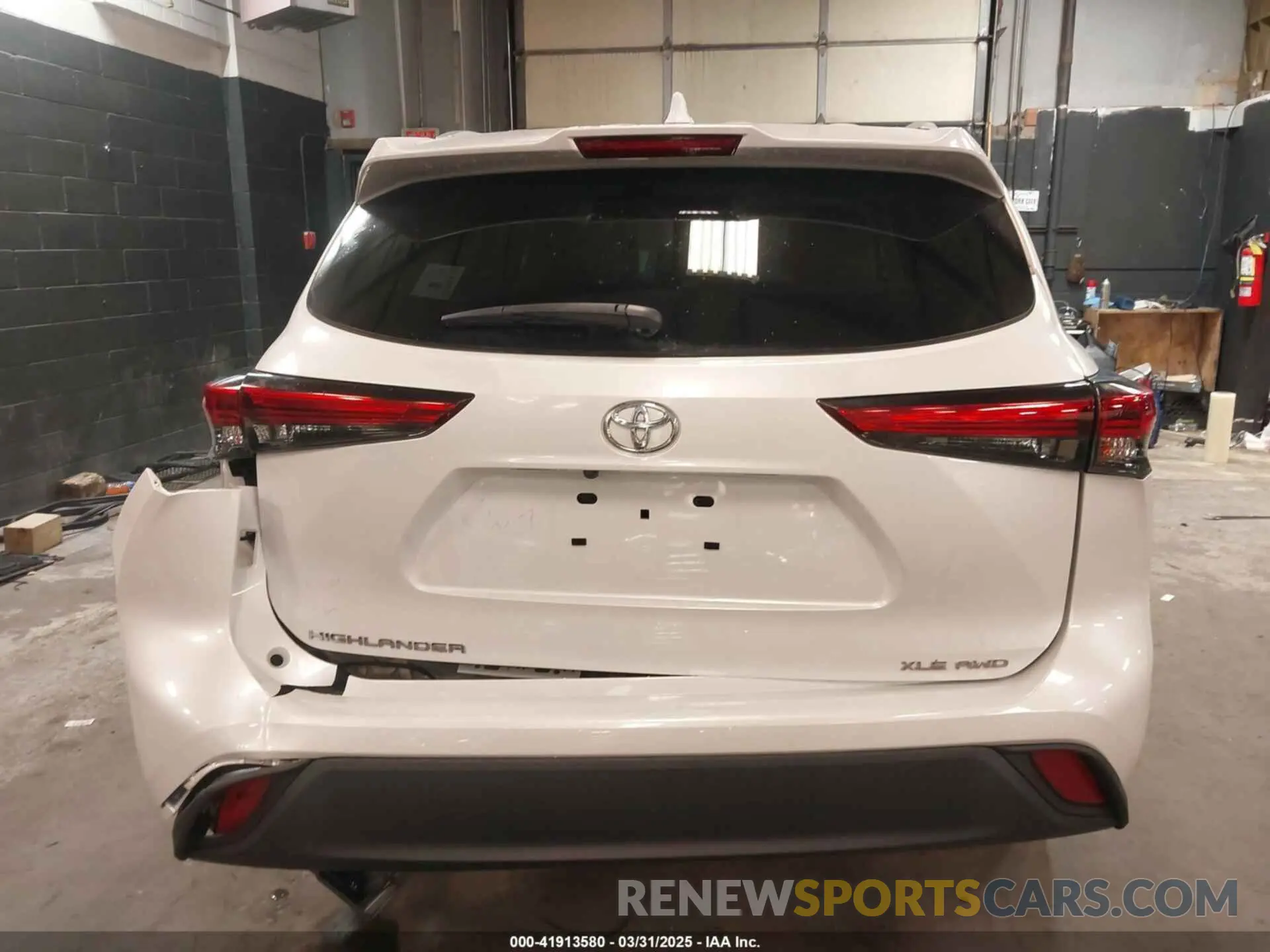 16 Photograph of a damaged car 5TDGZRBH5NS168930 TOYOTA HIGHLANDER 2022