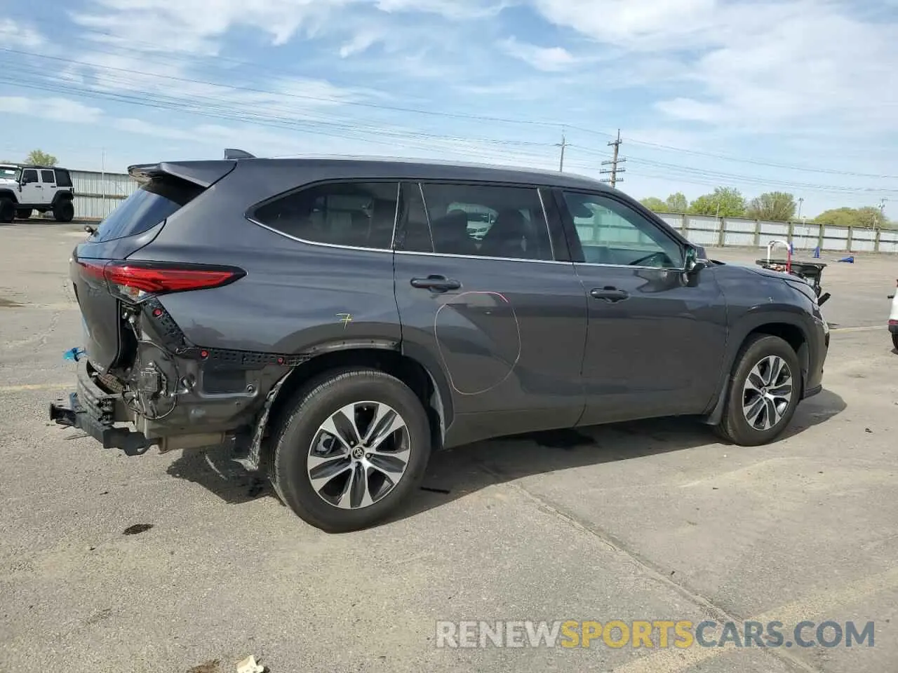 3 Photograph of a damaged car 5TDGZRBH5NS207788 TOYOTA HIGHLANDER 2022