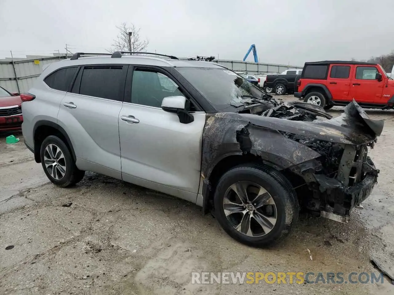 4 Photograph of a damaged car 5TDGZRBH5NS561228 TOYOTA HIGHLANDER 2022