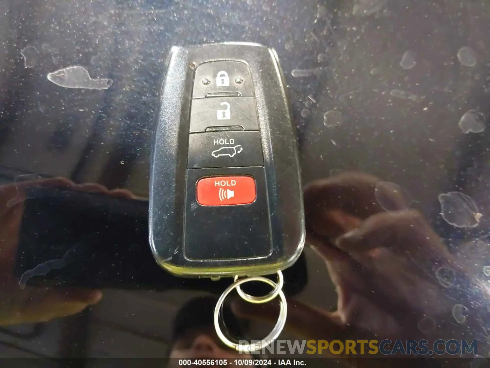 11 Photograph of a damaged car 5TDGZRBH5NS582385 TOYOTA HIGHLANDER 2022