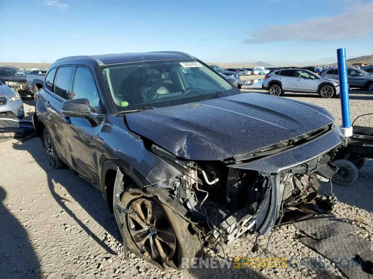 4 Photograph of a damaged car 5TDGZRBH5NS583679 TOYOTA HIGHLANDER 2022