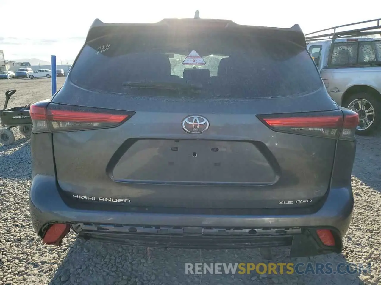 6 Photograph of a damaged car 5TDGZRBH5NS583679 TOYOTA HIGHLANDER 2022